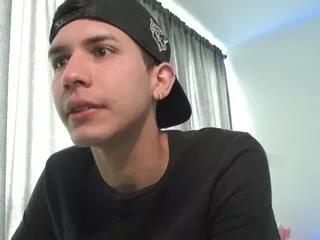 scott_traviis from Flirt4Free is Freechat