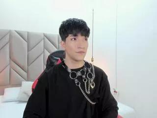 sean_collinss from Flirt4Free is Freechat