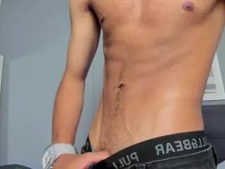 tyler_bennjamin from Flirt4Free is Freechat