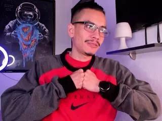 Yader_slim webcams show profile image 