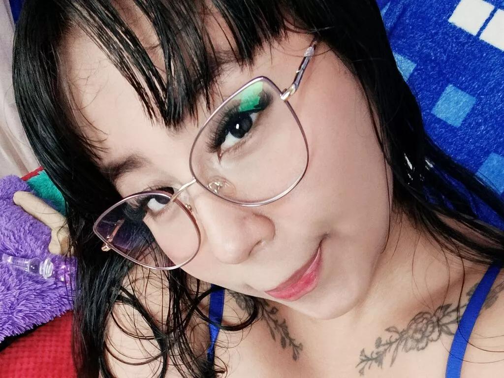 AlejandraHeart webcams show profile image 