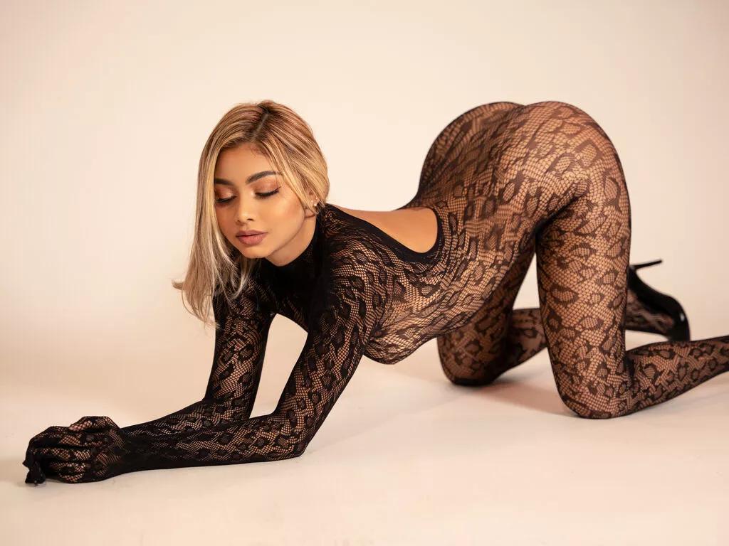 AlessandraMonet webcams show profile image 