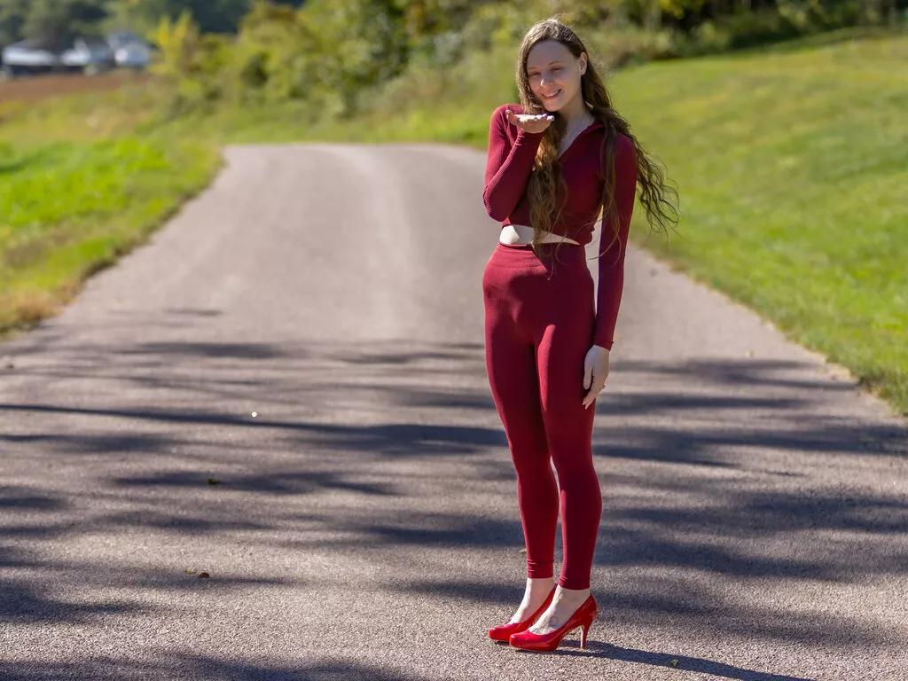 AnnaRosella from LiveJasmin