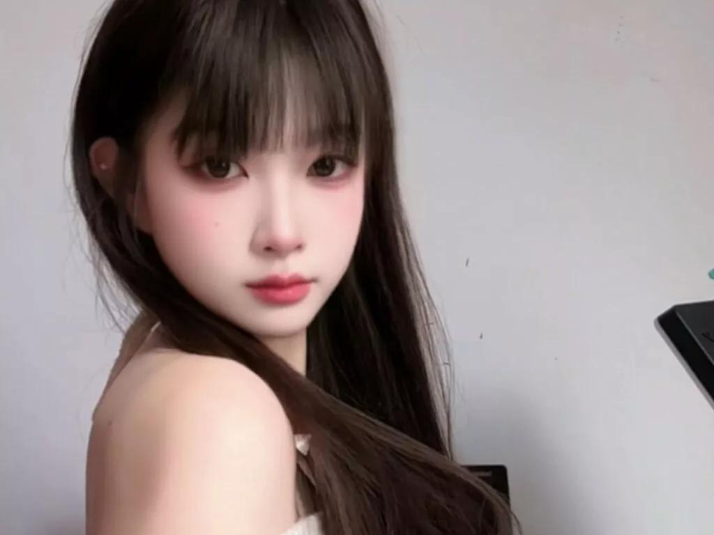 AvaAtfena from LiveJasmin