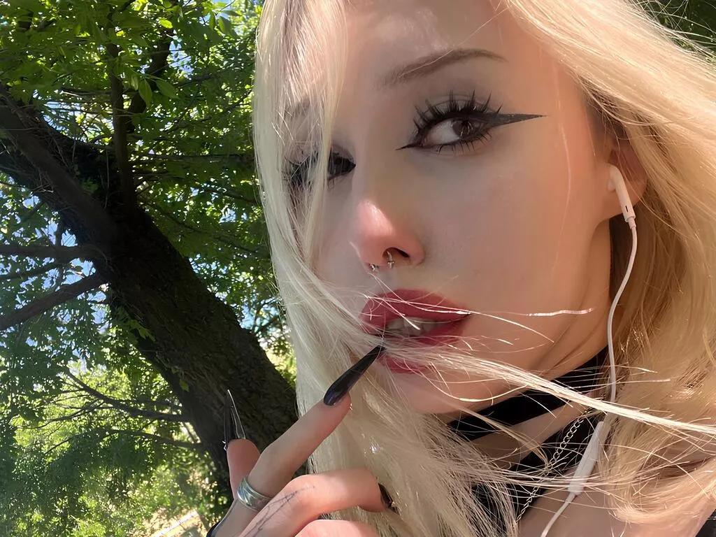 BrittBlakeman webcams show profile image 