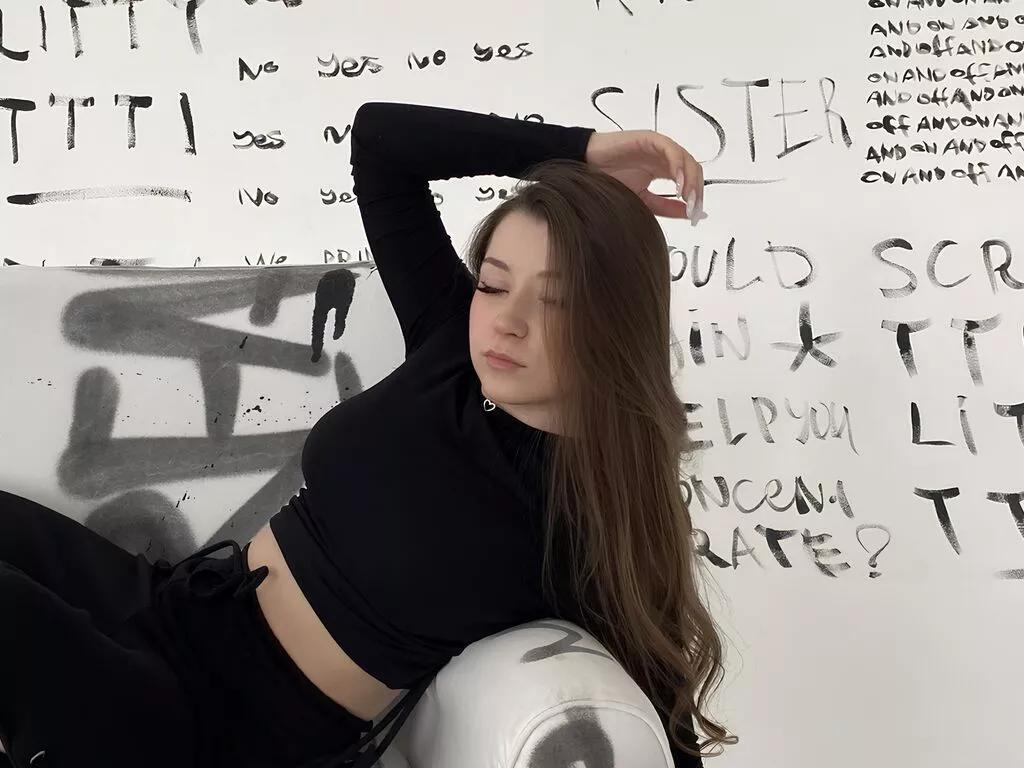 CharlotteVivi on LiveJasmin