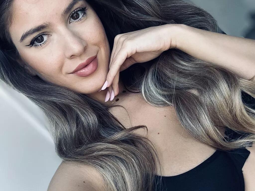 ChloeQuinn webcams show profile image 
