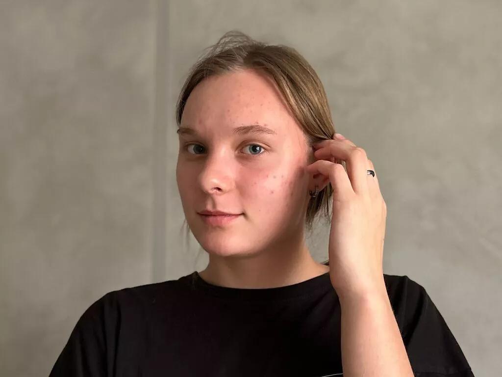 ChrystalNoury on LiveJasmin
