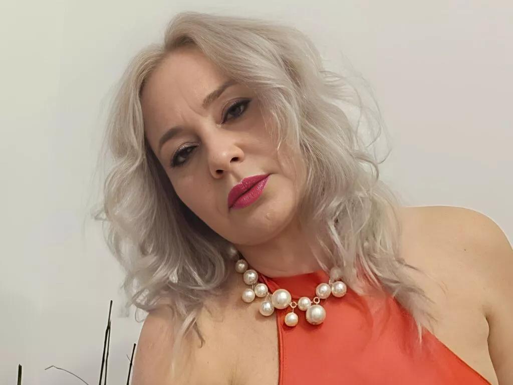 EmilyLoowe webcams show profile image 