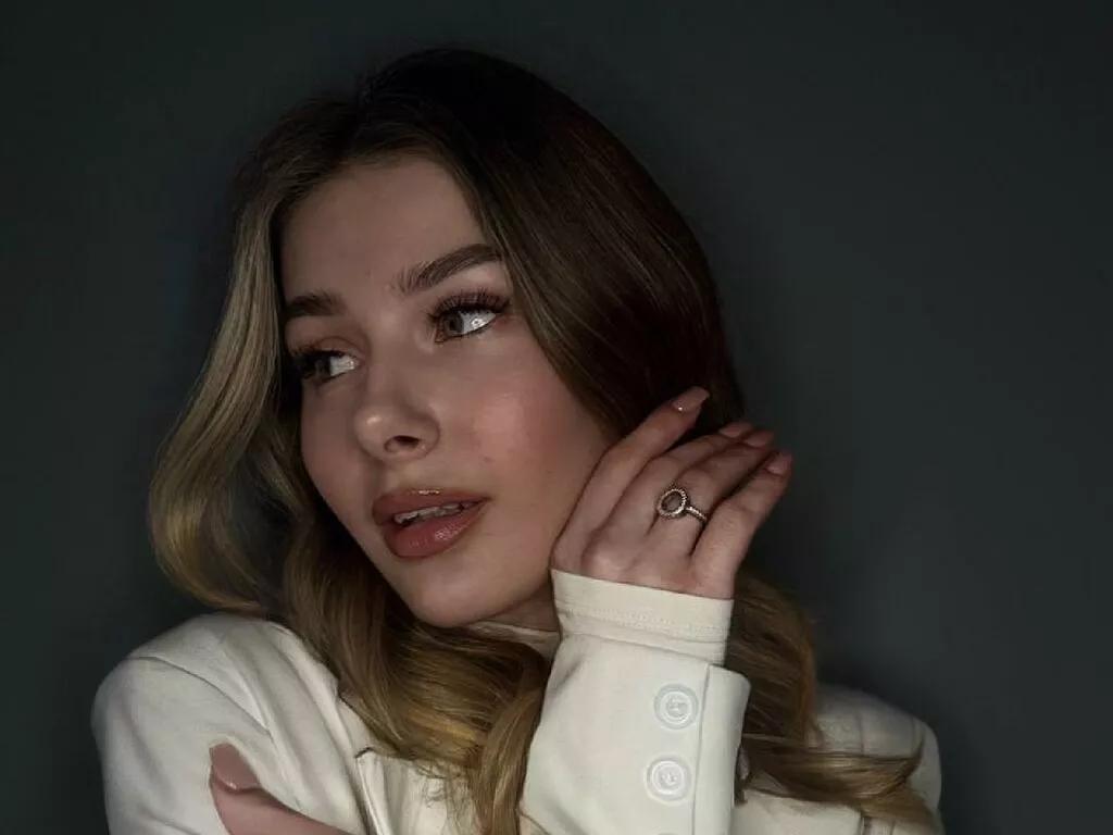 EvaEllees webcams show profile image 