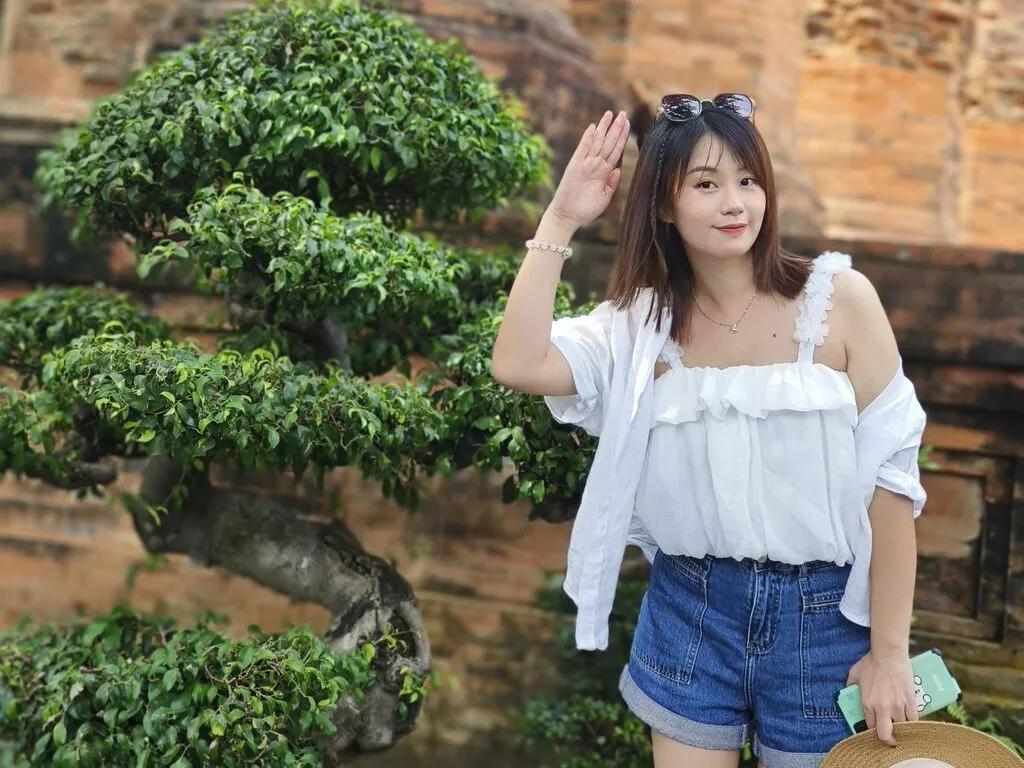 HuangTiantian webcams show profile image 