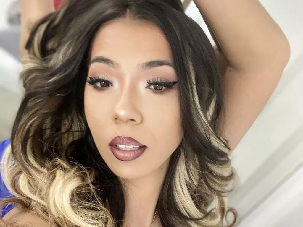 KiaraDevlyne webcams show profile image 