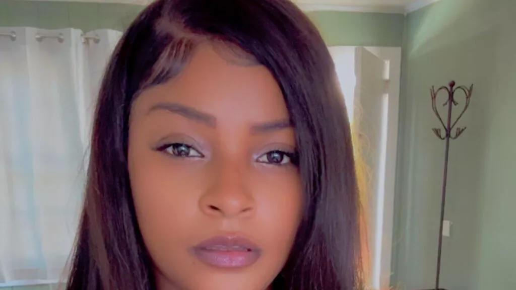 Liyyah webcams show profile image 