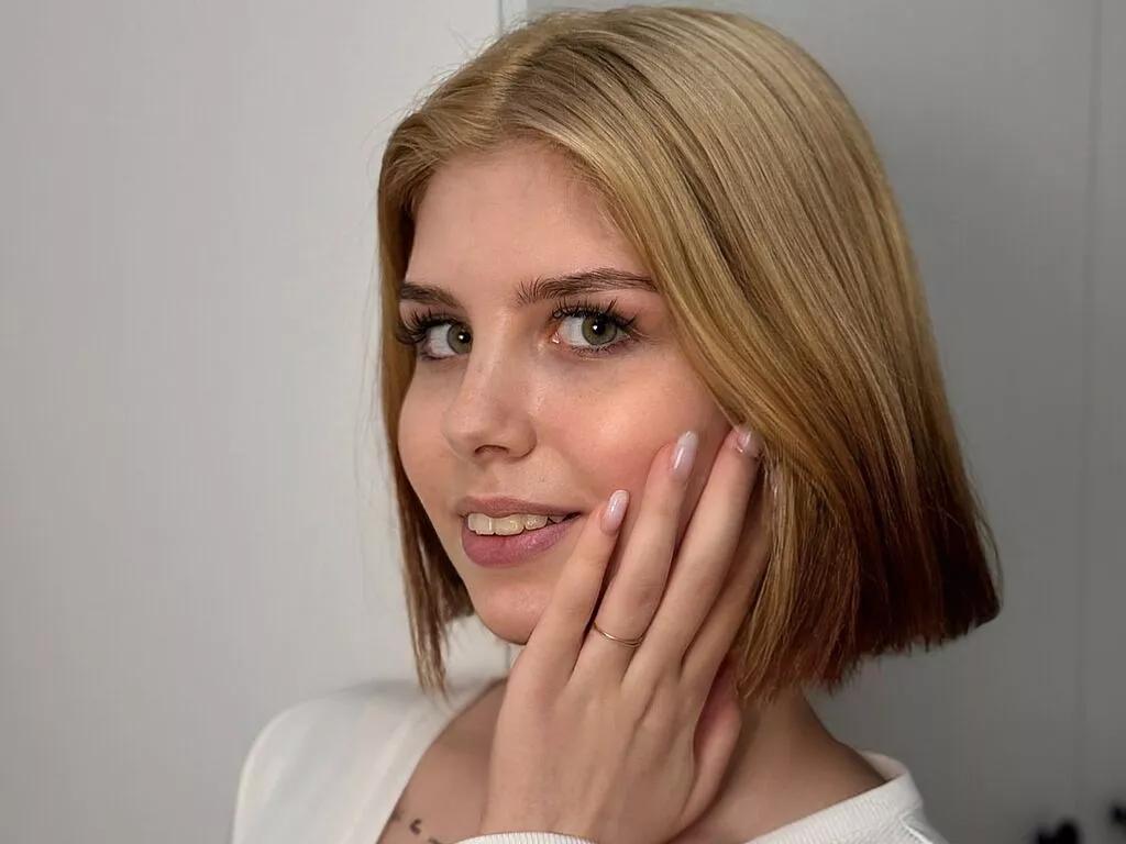 LizbethChaplin webcams show profile image 