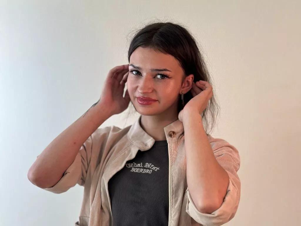 LucyBarcenas webcams show profile image 