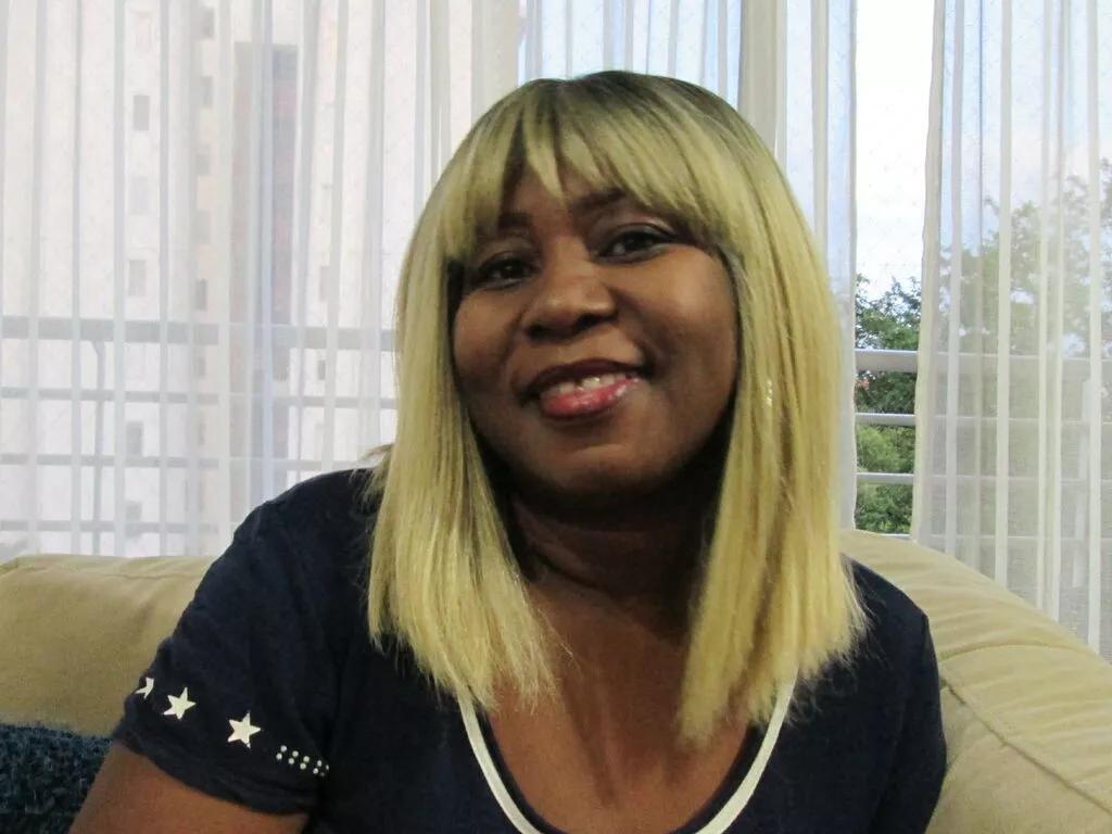 LucylinBlack webcams show profile image 