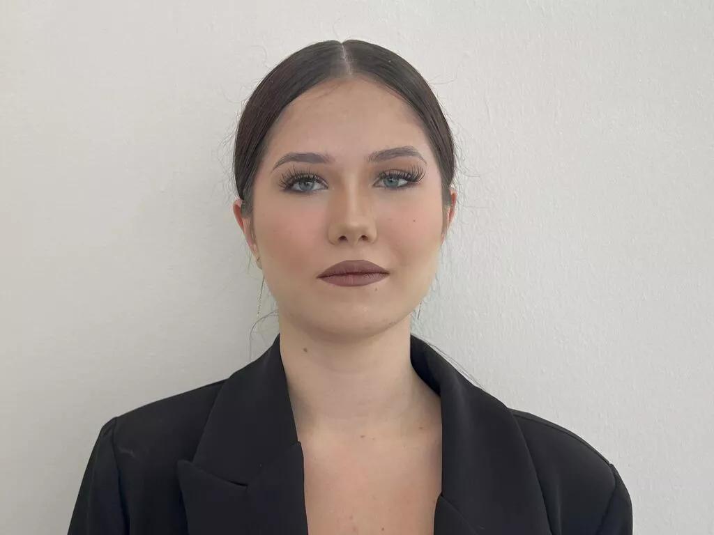 SophiaHilla webcams show profile image 