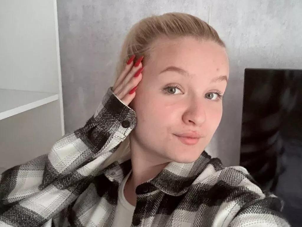 StephanieAnderso webcams show profile image 