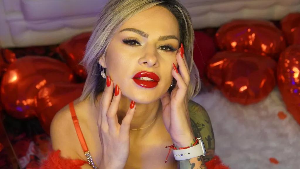TiffanyMaze from LiveJasmin