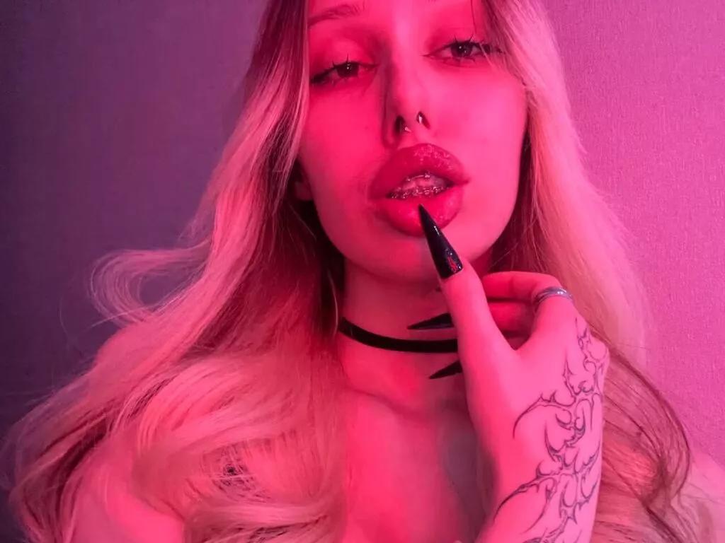 VeronaHarding webcams show profile image 