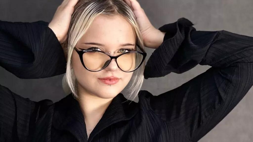 VivianHortton webcams show profile image 
