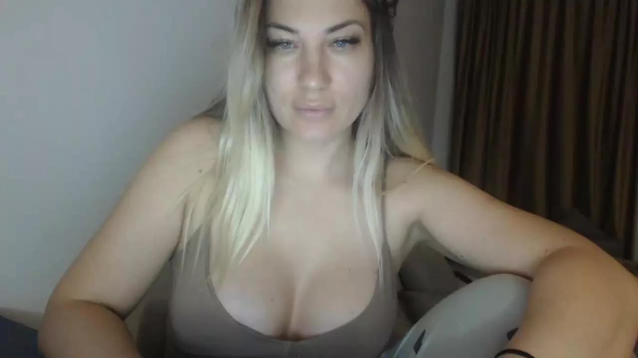Allysahot0 from Streamray