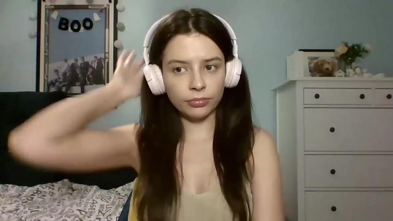 LariceTasty webcams show profile image 