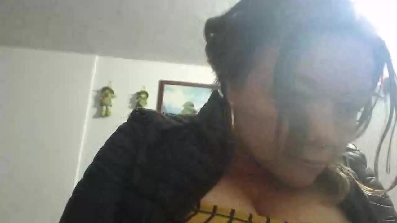 LattinJuanita webcams show profile image 