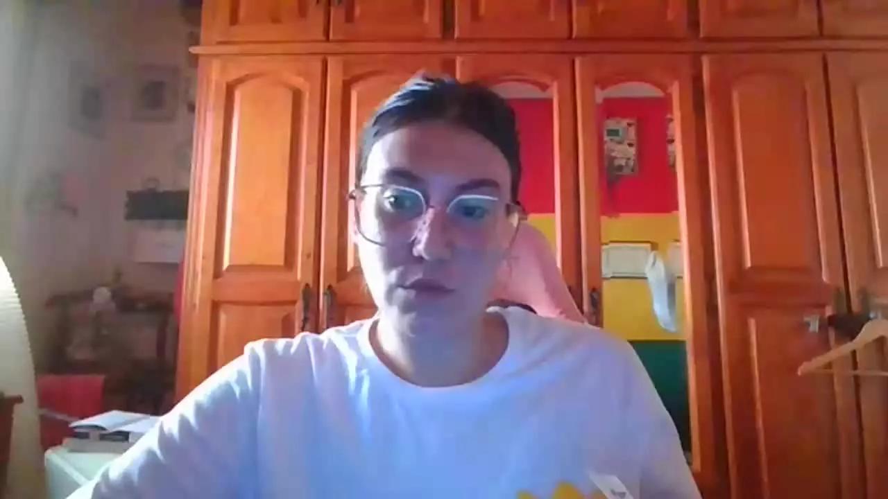 littlesara21 from Streamray