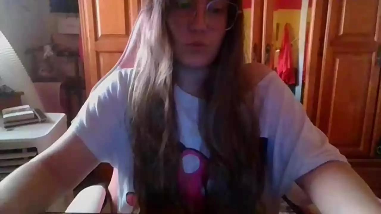 Littlesara21 webcams show profile image 
