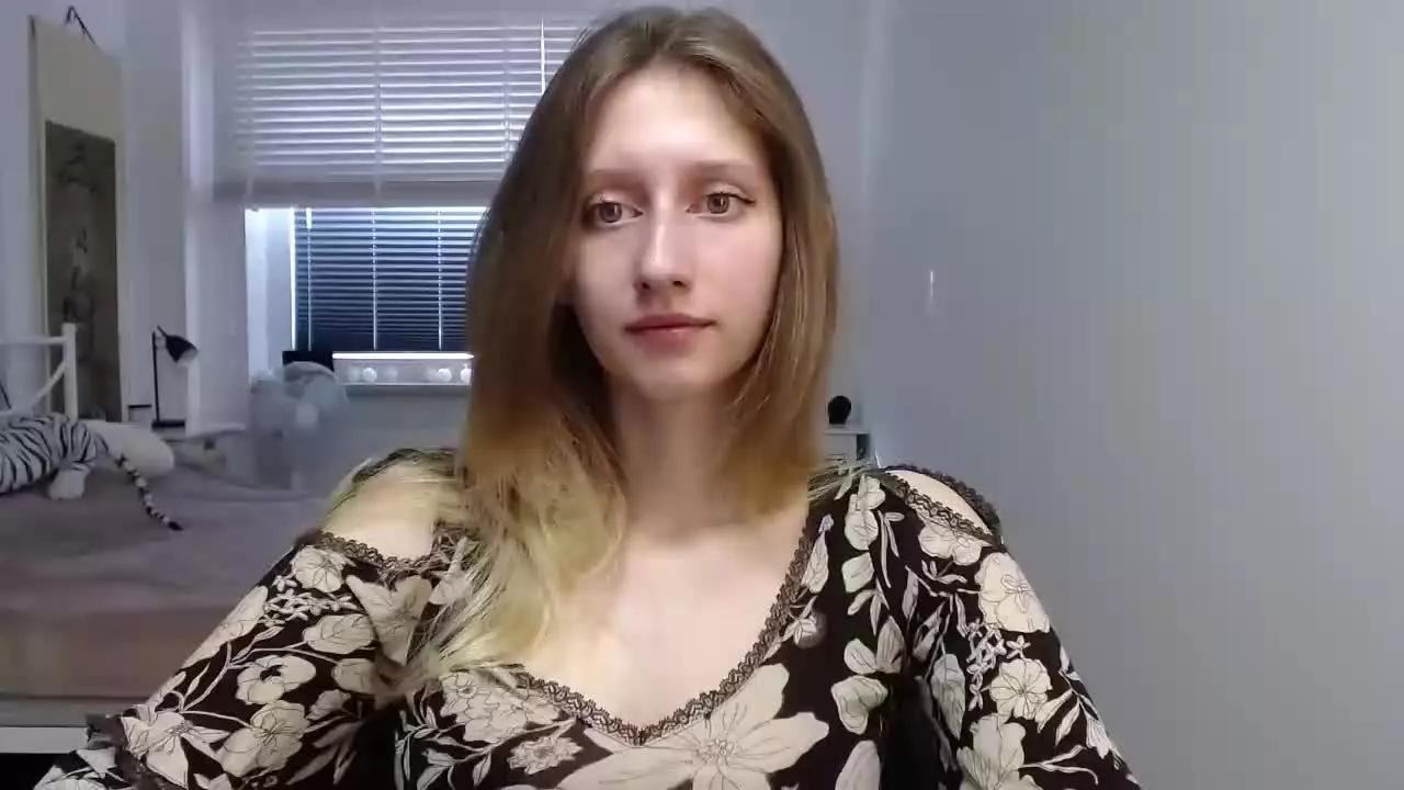 LunaCharm webcams show profile image 