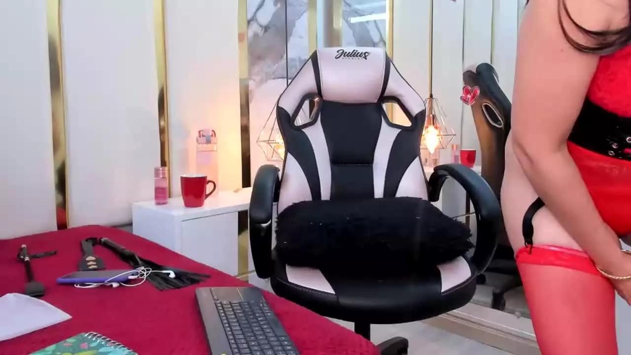 MadameLucia from Streamray