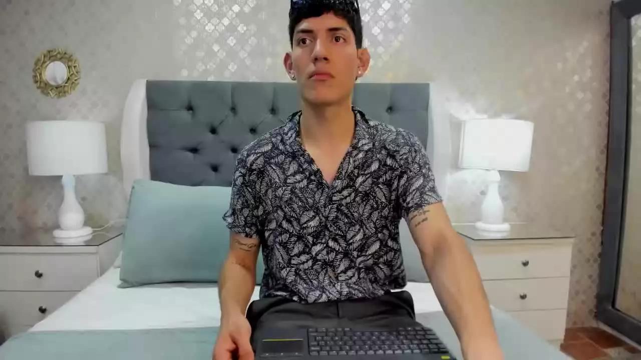 MaxFisher webcams show profile image 