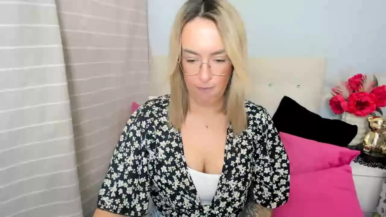 MollyFlowers from Streamray
