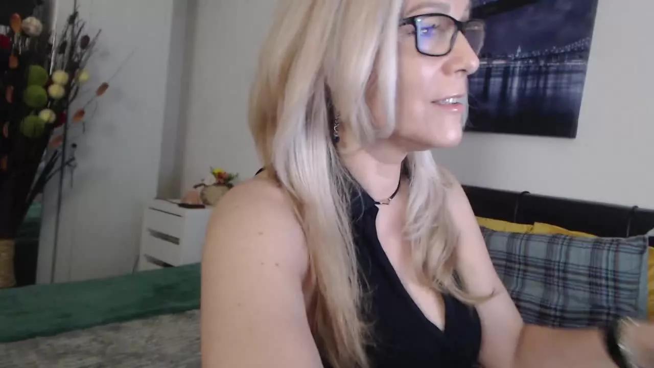 Reeya from Streamray