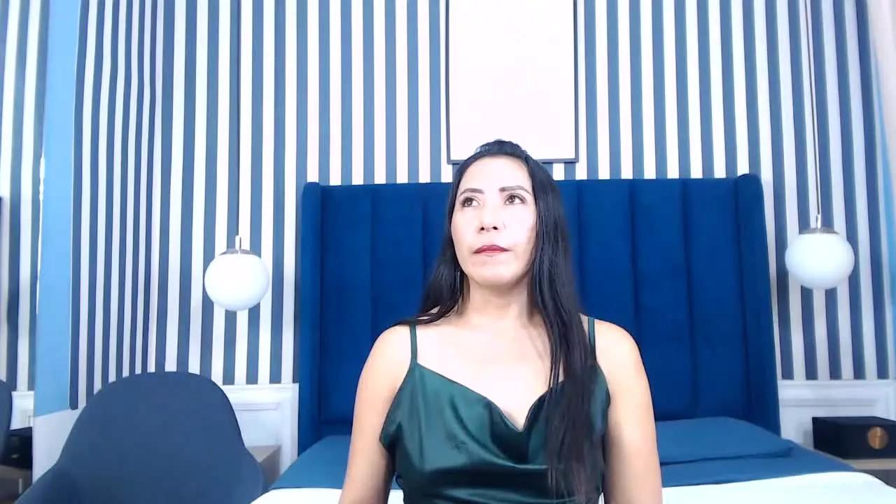 Vivivenne54 from Streamray