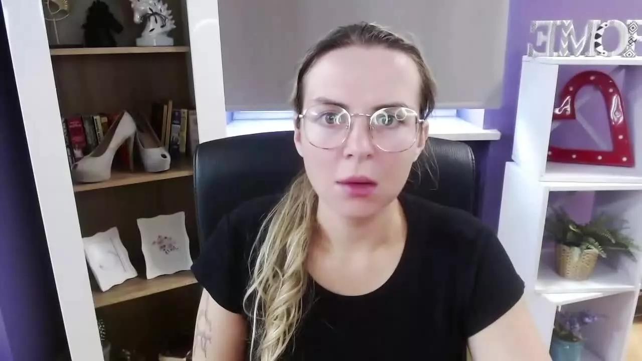 Zoeyx4u webcams show profile image 