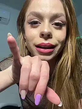 ---Red-haired-Fox--- from StripChat