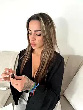 Explore our live girls sluts from our Custom and Multi clubs and checkout exclusive access to highly interactive content, such as shape, hair, titties, pussy type and many more.