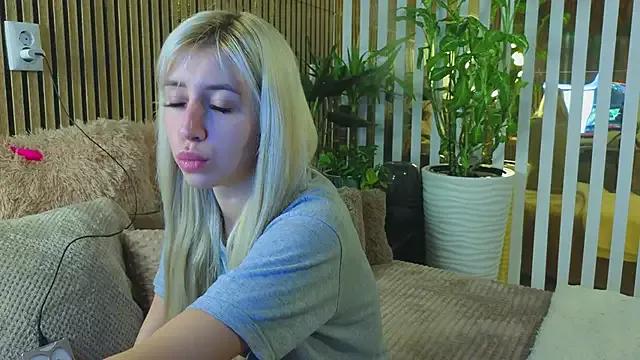 Explore our live girls sluts from our Custom and Multi clubs and checkout exclusive access to highly interactive content, such as shape, hair, titties, pussy type and many more.