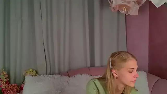 Explore our live girls sluts from our Custom and Multi clubs and checkout exclusive access to highly interactive content, such as shape, hair, titties, pussy type and many more.