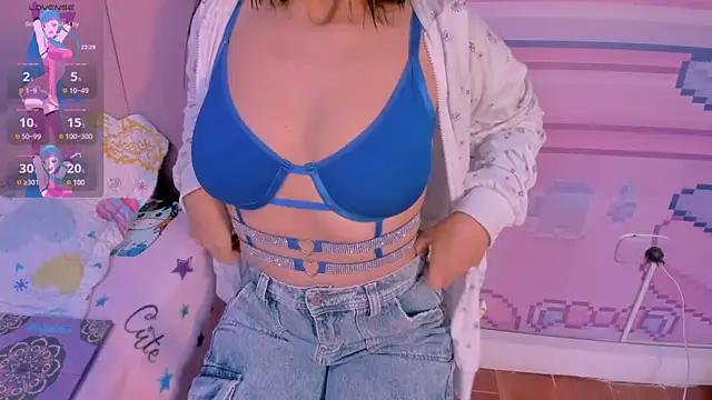 Explore our live girls sluts from our Custom and Multi clubs and checkout exclusive access to highly interactive content, such as shape, hair, titties, pussy type and many more.