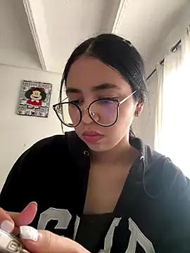 _Alix_7 webcams show profile image 