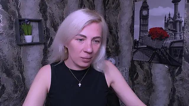 _AmandaGold_ from StripChat