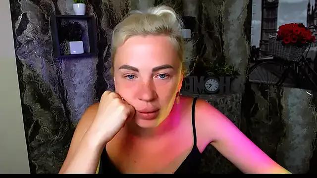 _AmandaGold_ from StripChat