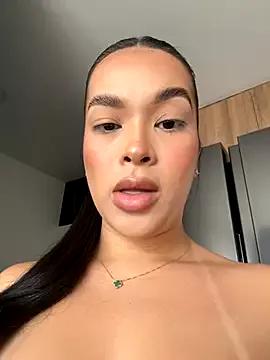 _AnaMilan from StripChat is Freechat