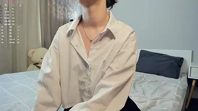 Explore our live girls sluts from our Custom and Multi clubs and checkout exclusive access to highly interactive content, such as shape, hair, titties, pussy type and many more.