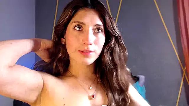 _Carolinee_1 webcams show profile image 