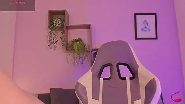 Explore our live girls sluts from our Custom and Multi clubs and checkout exclusive access to highly interactive content, such as shape, hair, titties, pussy type and many more.