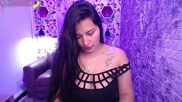 Explore our live girls sluts from our Custom and Multi clubs and checkout exclusive access to highly interactive content, such as shape, hair, titties, pussy type and many more.